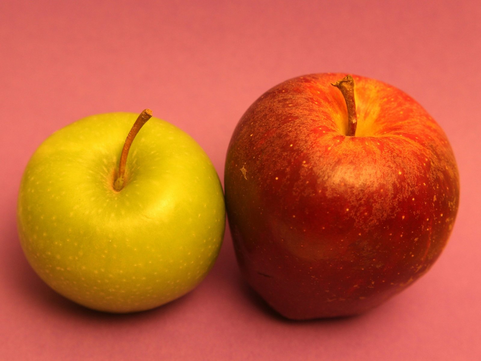 Before and after photo of a woman who achieved slim needles results via acupuncture.