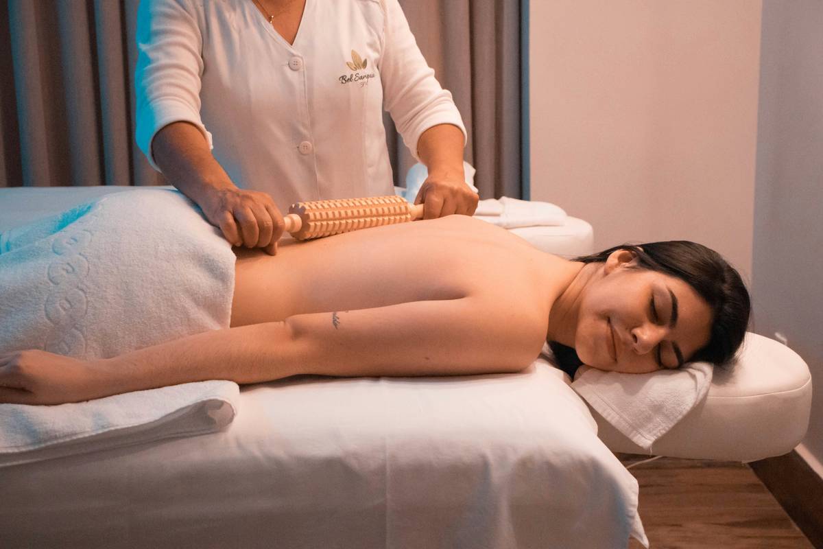 Slim Needles for Quick Weight Loss: Is Acupuncture the Secret Weapon You've Been Missing?